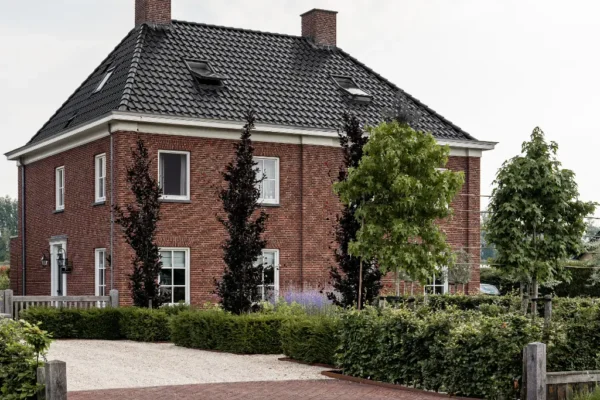 Landelijke strakke voortuin