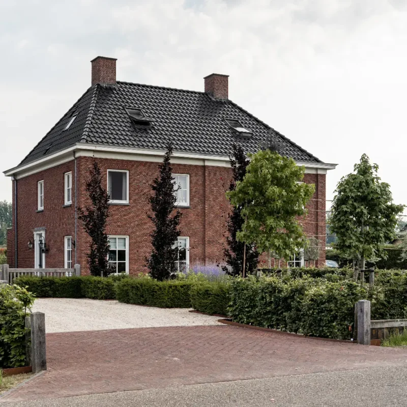 Landelijke strakke voortuin